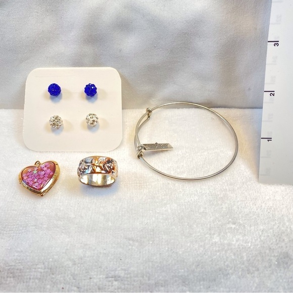 Locket jewelry bundle. All items included in this bundle - Picture 6 of 8